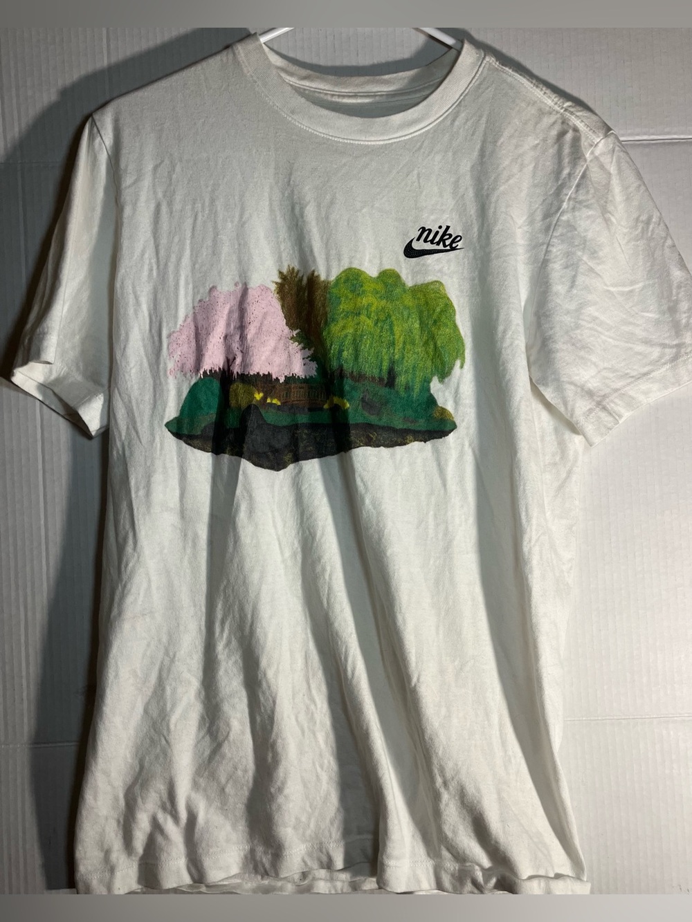 Nike Small White Graphic T-Shirt 100% Cotton